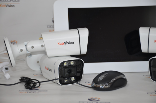 Комплект видеонаблюдения Wi-Fi Kit 4CH 3MP (10.1)